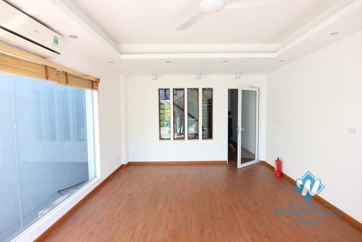 Lake view-House for rent in Tay Ho area